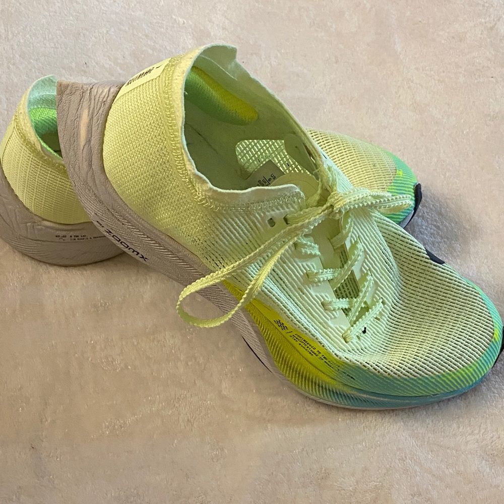 Nike ZoomX Vaporflay NEXT% 2
'Fast Pack' Barely Volt CU4123-700 women shoes